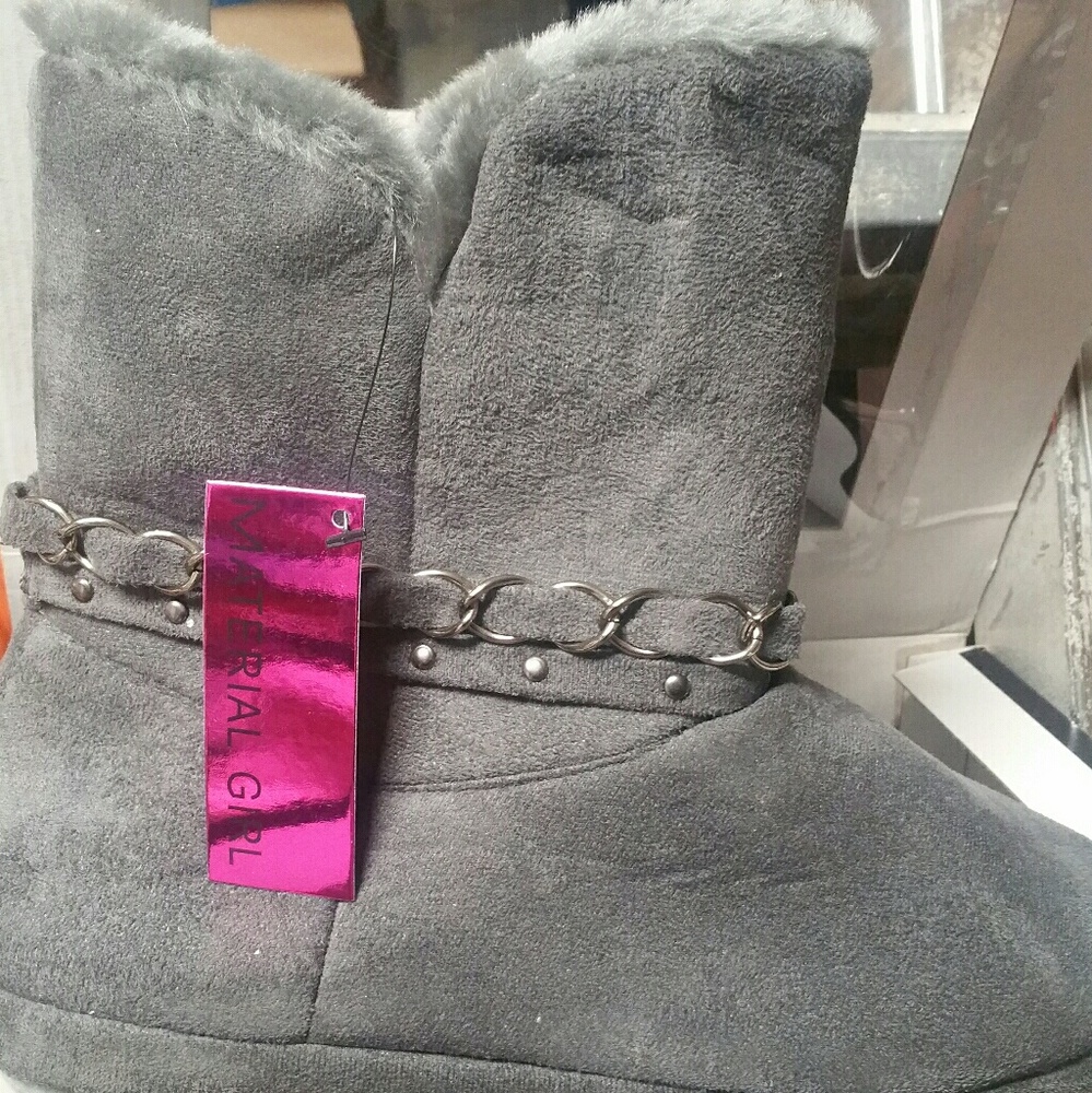 Slippers - Picture 2 of 4